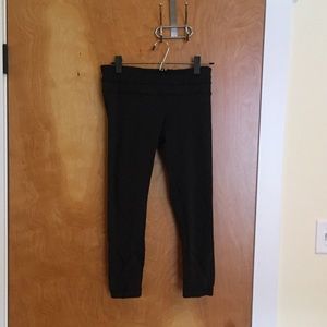 Black lululemon capris